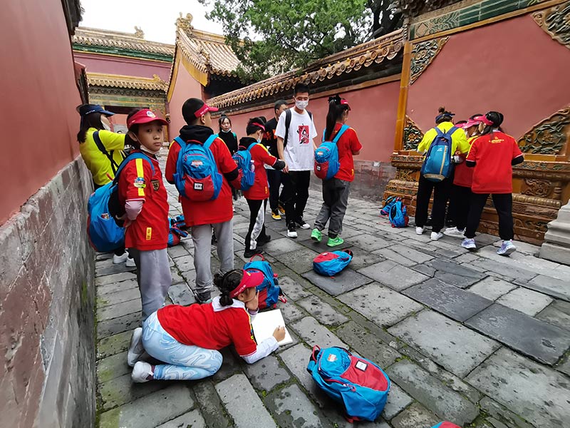 同升一面旗｜十一假期，游客們觀看升旗后歡呼：“祝福祖國越來越好”